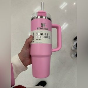 Stanley Tumbler Sizzling Pink 30oz NEW